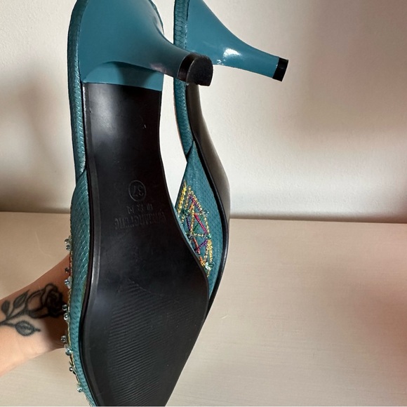 Yin xiang fen blue embroidered shoes - Picture 5 of 6